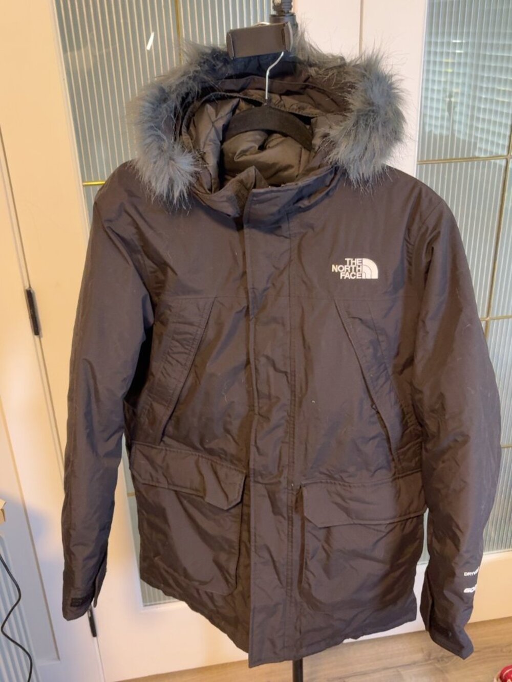 The North Face Boys XL 14/16 DryVent 600 Down Black Winter Parka Fur Hood